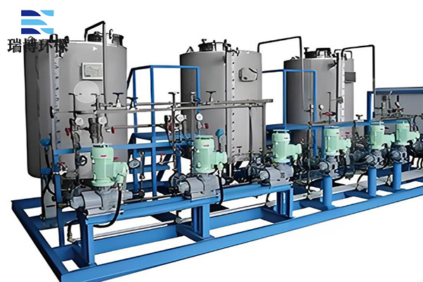 PAC��ˎ�b�õĽ����\�У����ͳɱ�����Ч��,���I���B͸ˮ̎���O��,���B͸�O��,ˮ̎���O��